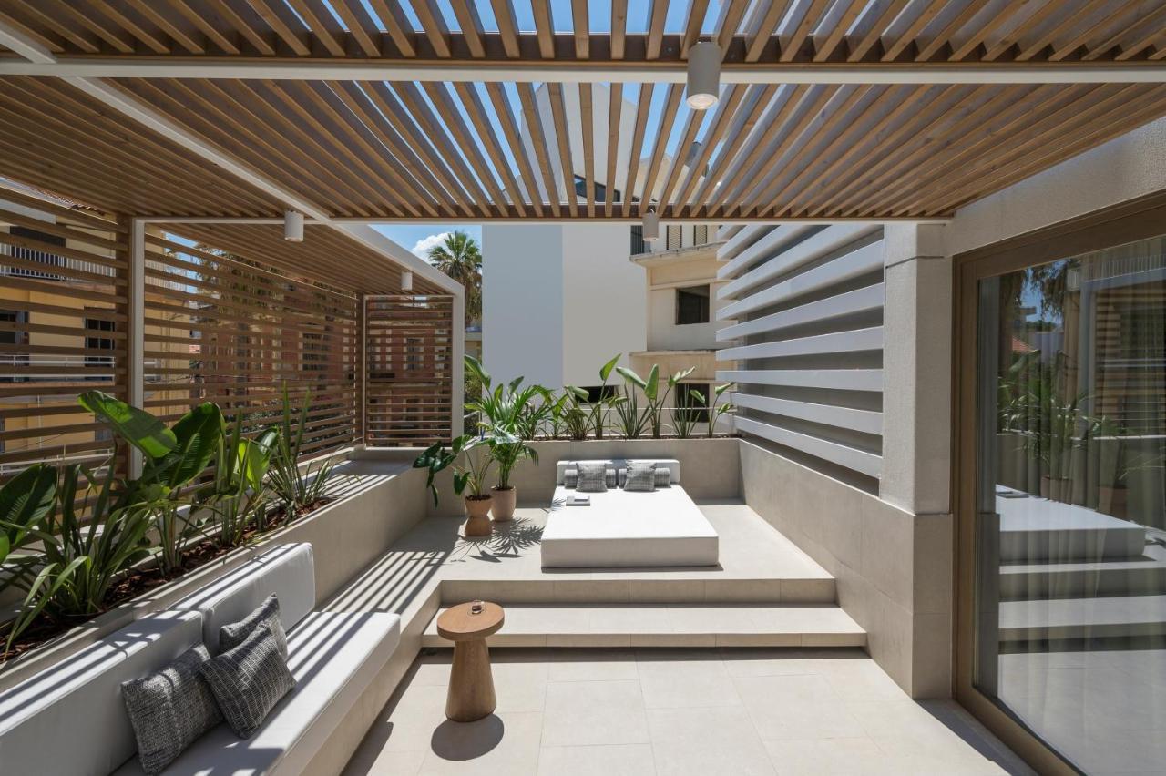 Deluxe Suite private swimming pool