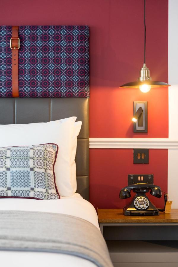 Standard Queen Room Accessible
