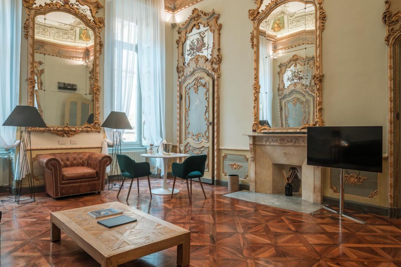 Deluxe King Suite