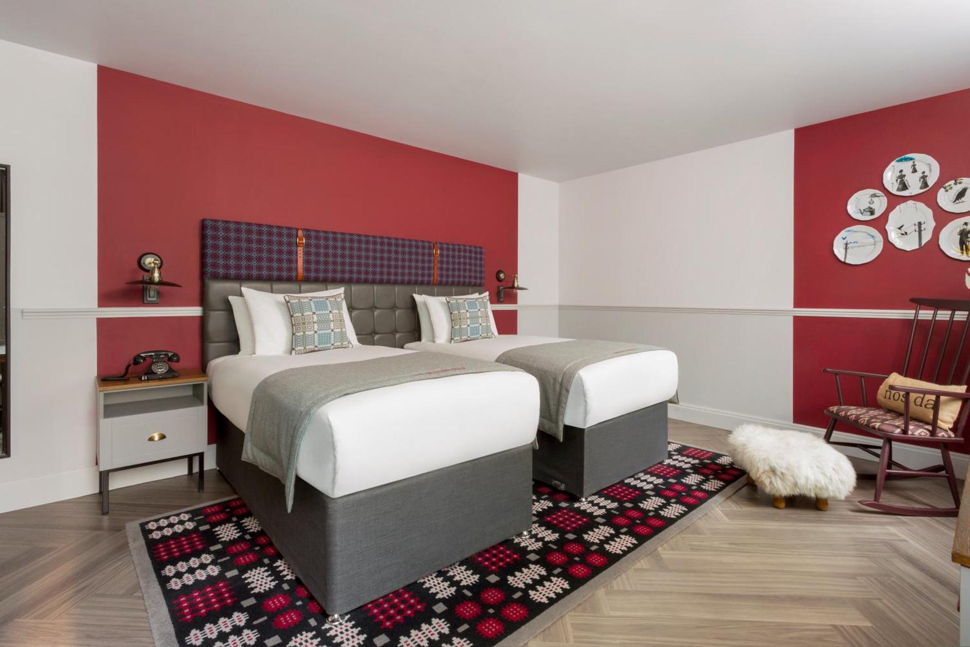 Standard Twin Room Two Twin Beds