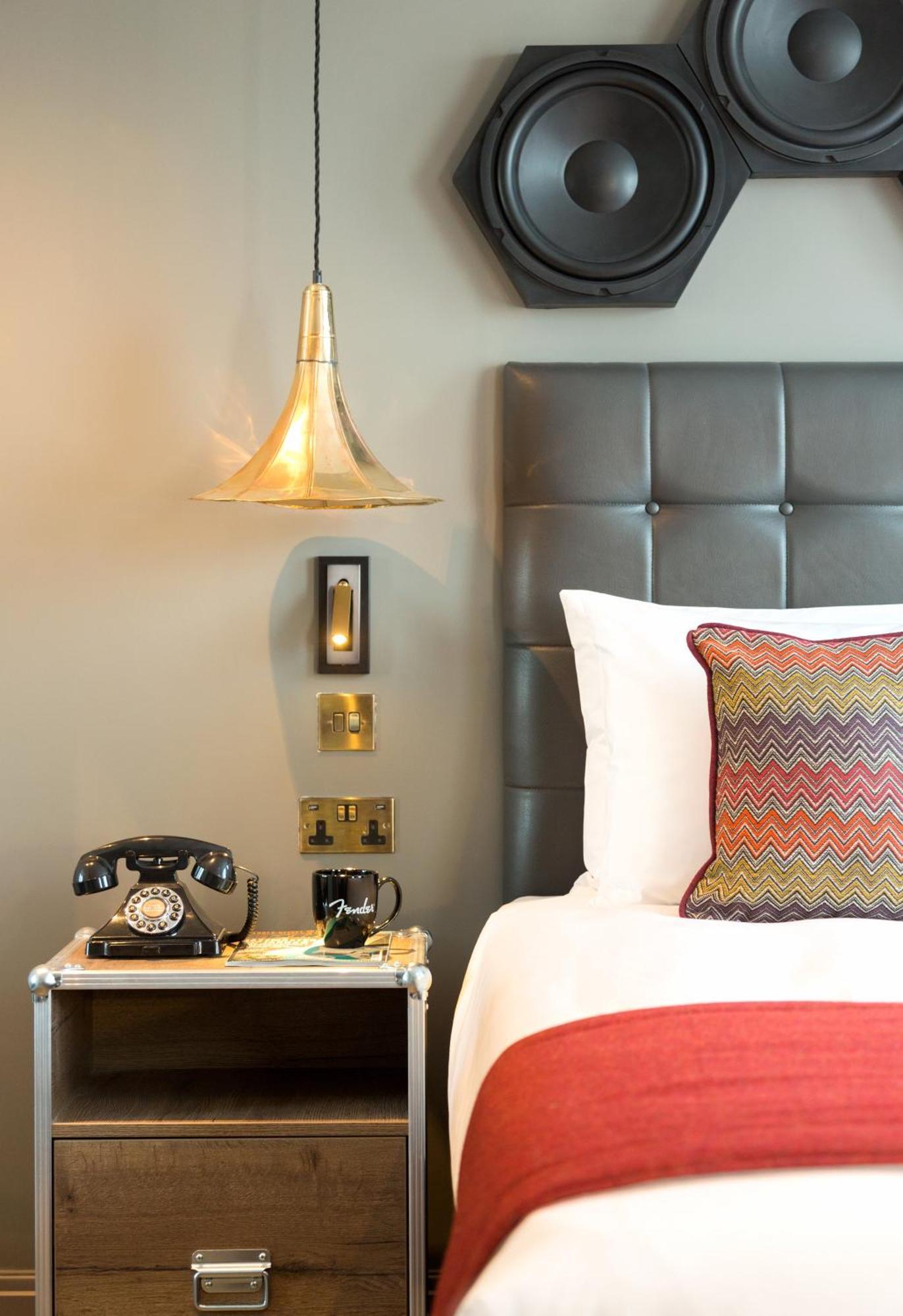 Standard Queen Room