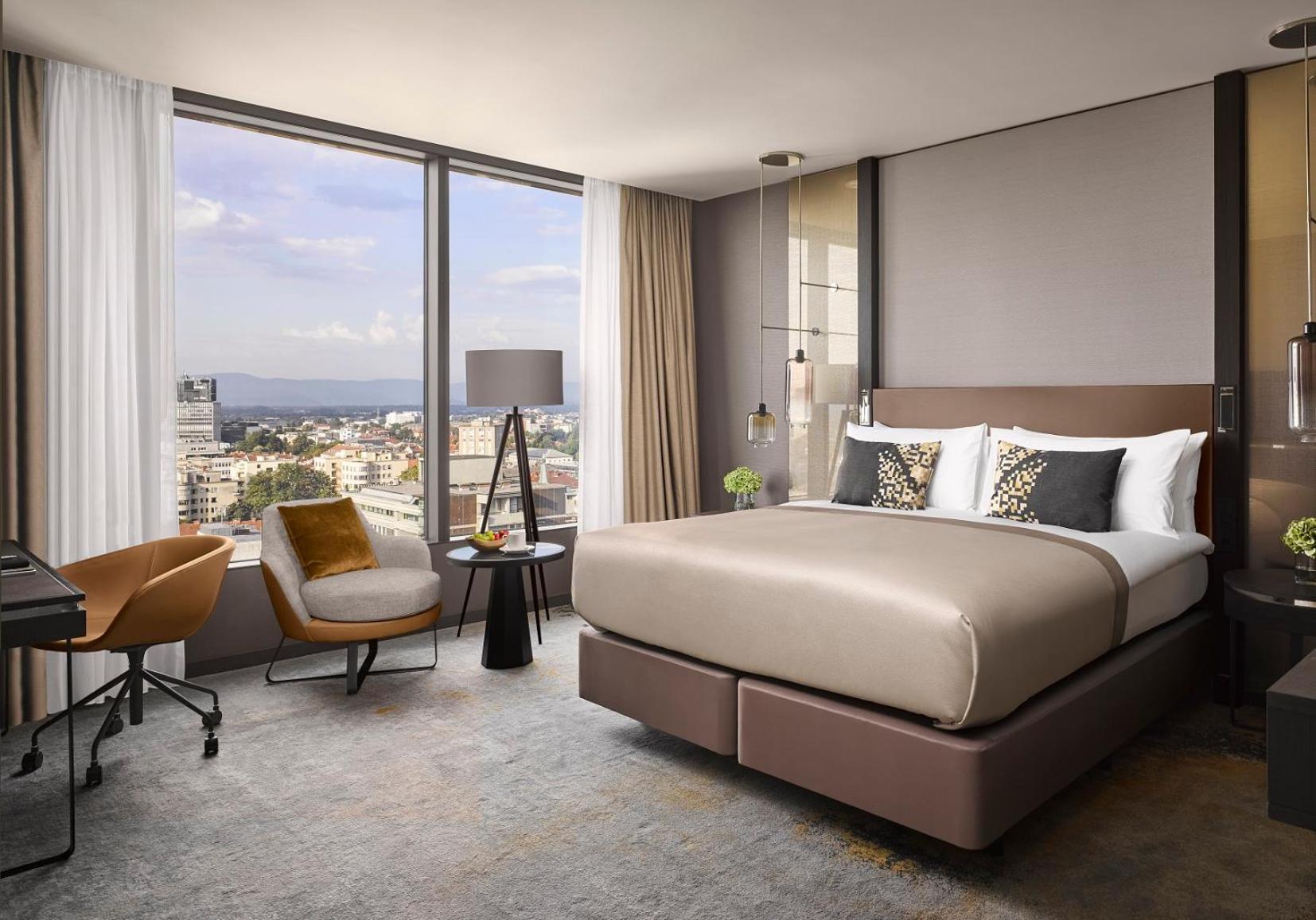 Classic King Room High Floor