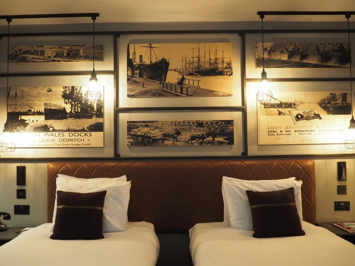 Standard Twin Room Two Twin Beds