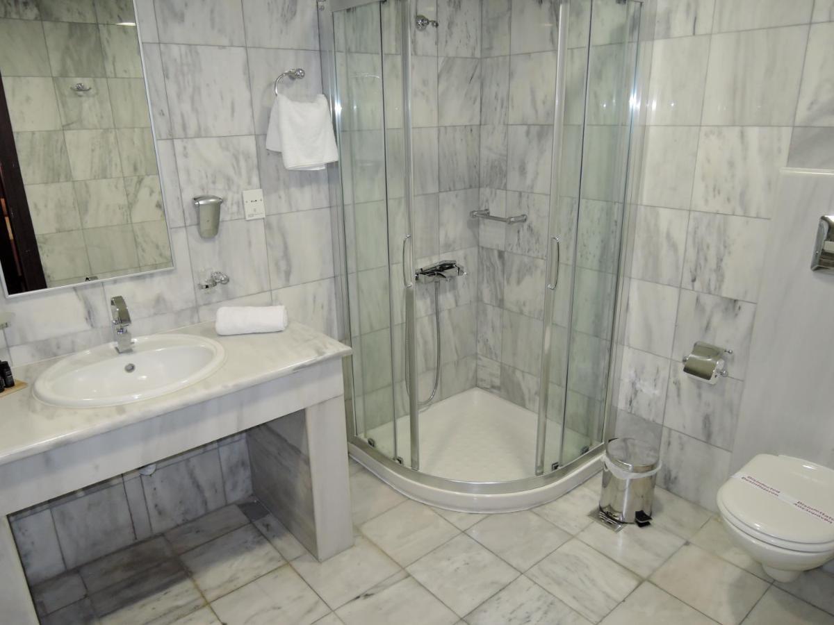 Junior Suite Inland View