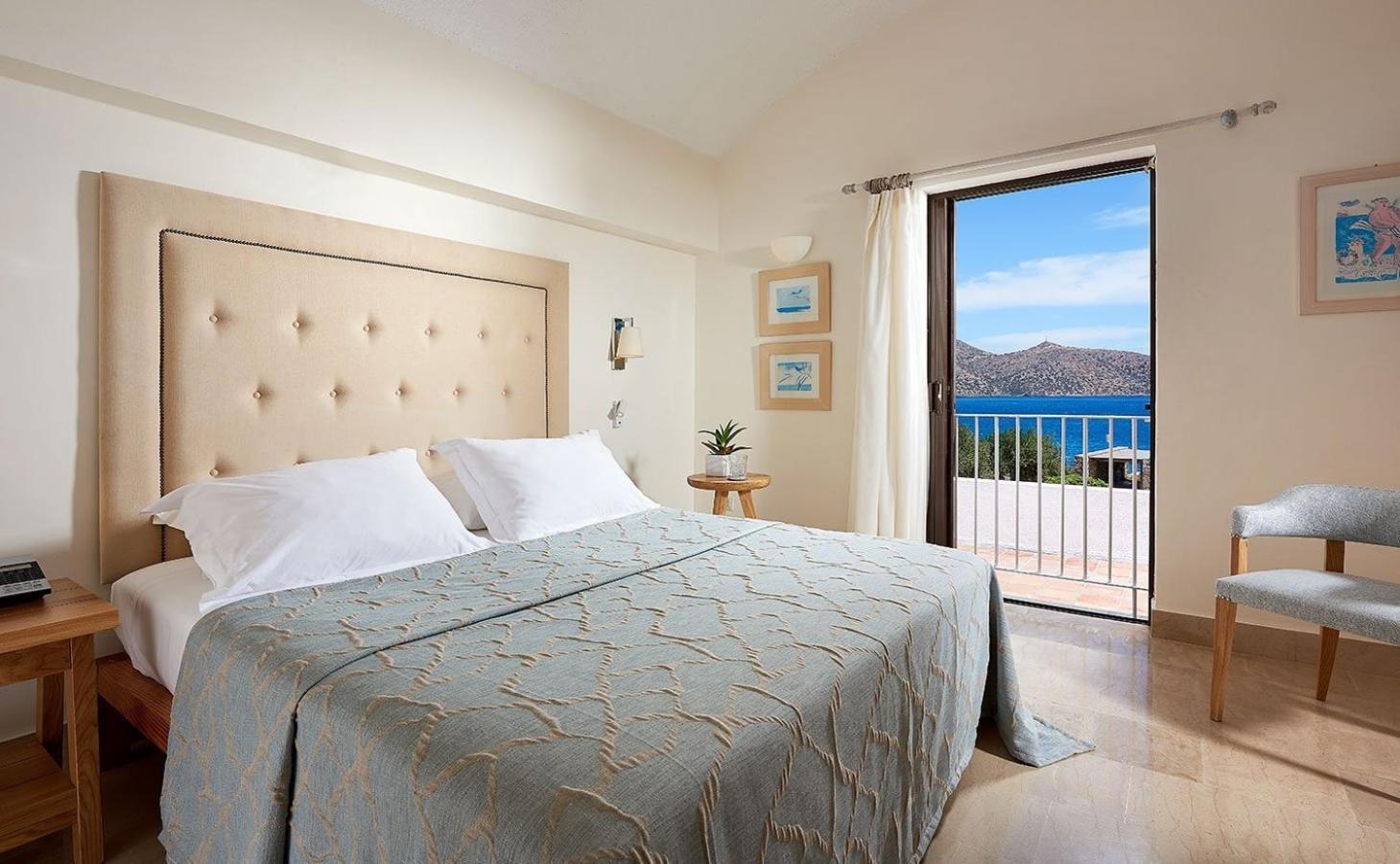 Club Suite Outdoor Hot Tub Seafront View