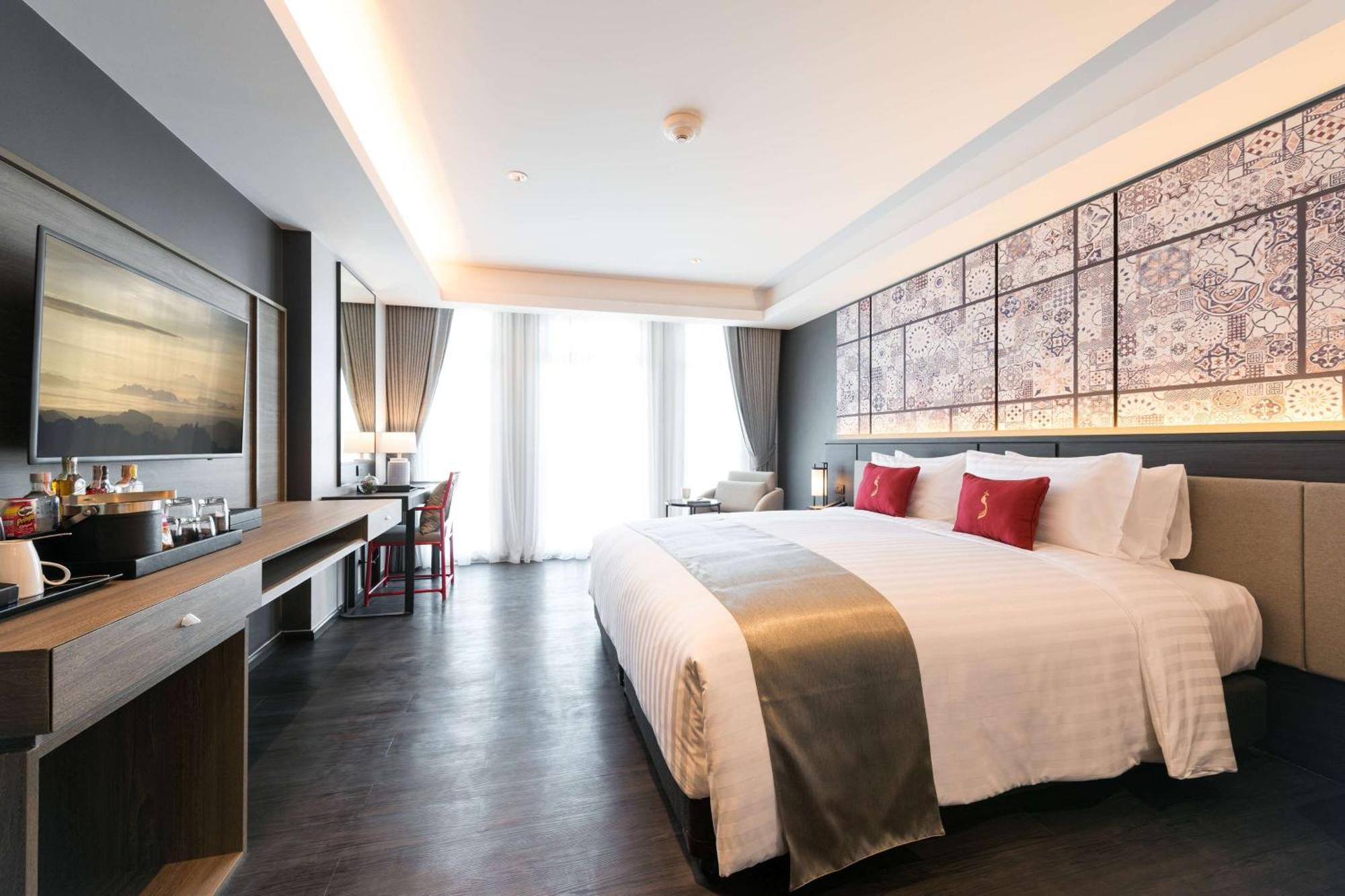 Deluxe King Room