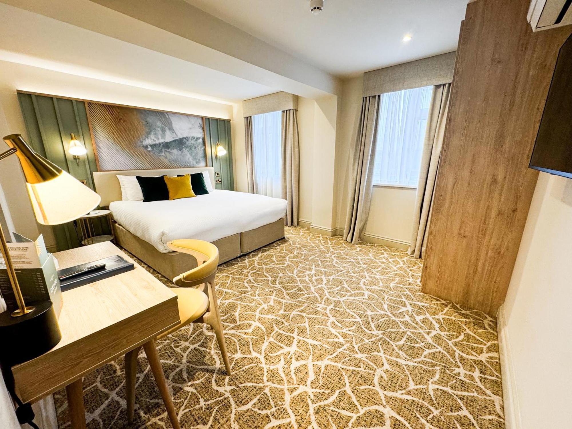 Classic King or Twin Room