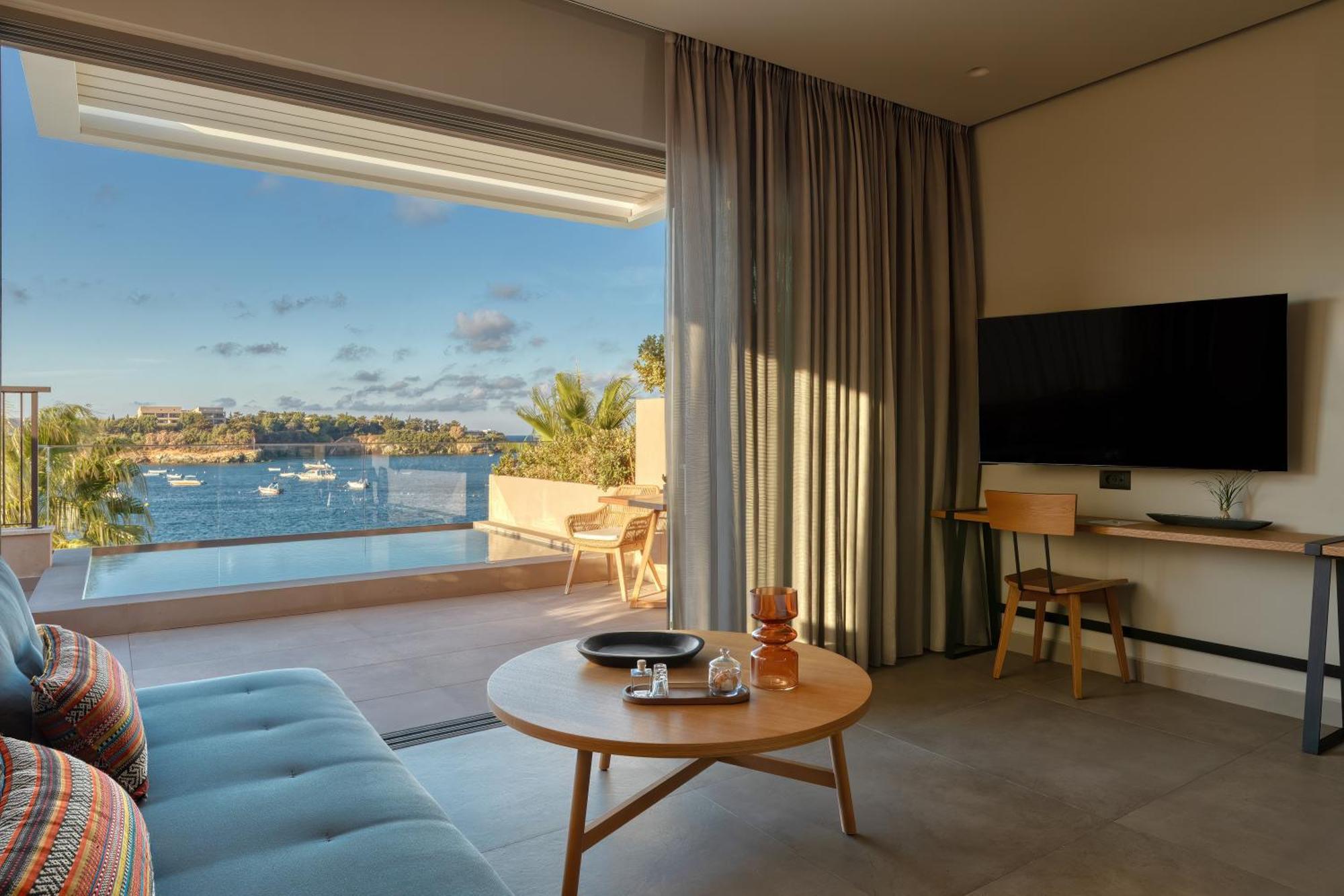 Amber Suite Sea View Plunge Pool
