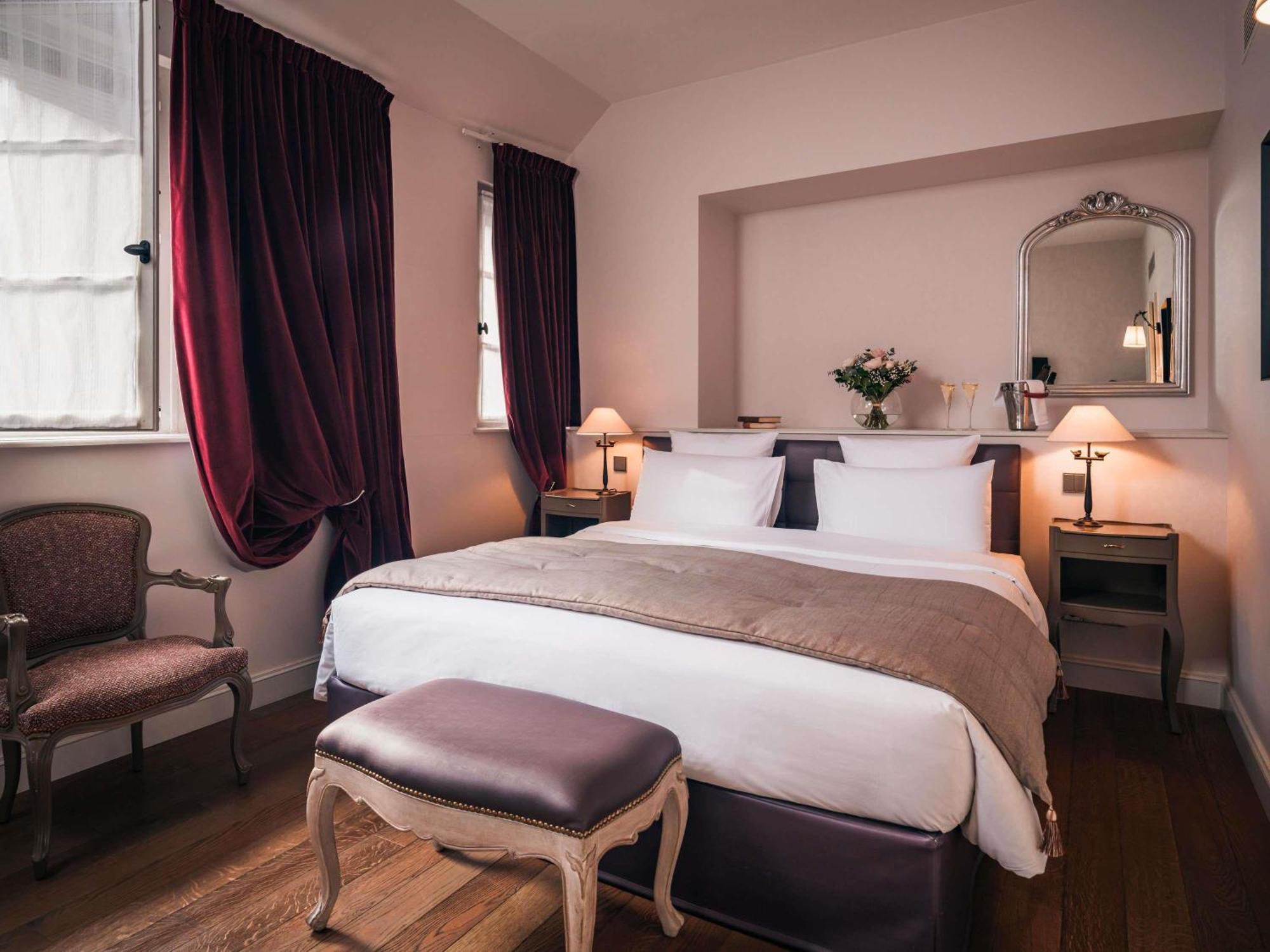 Signature Room