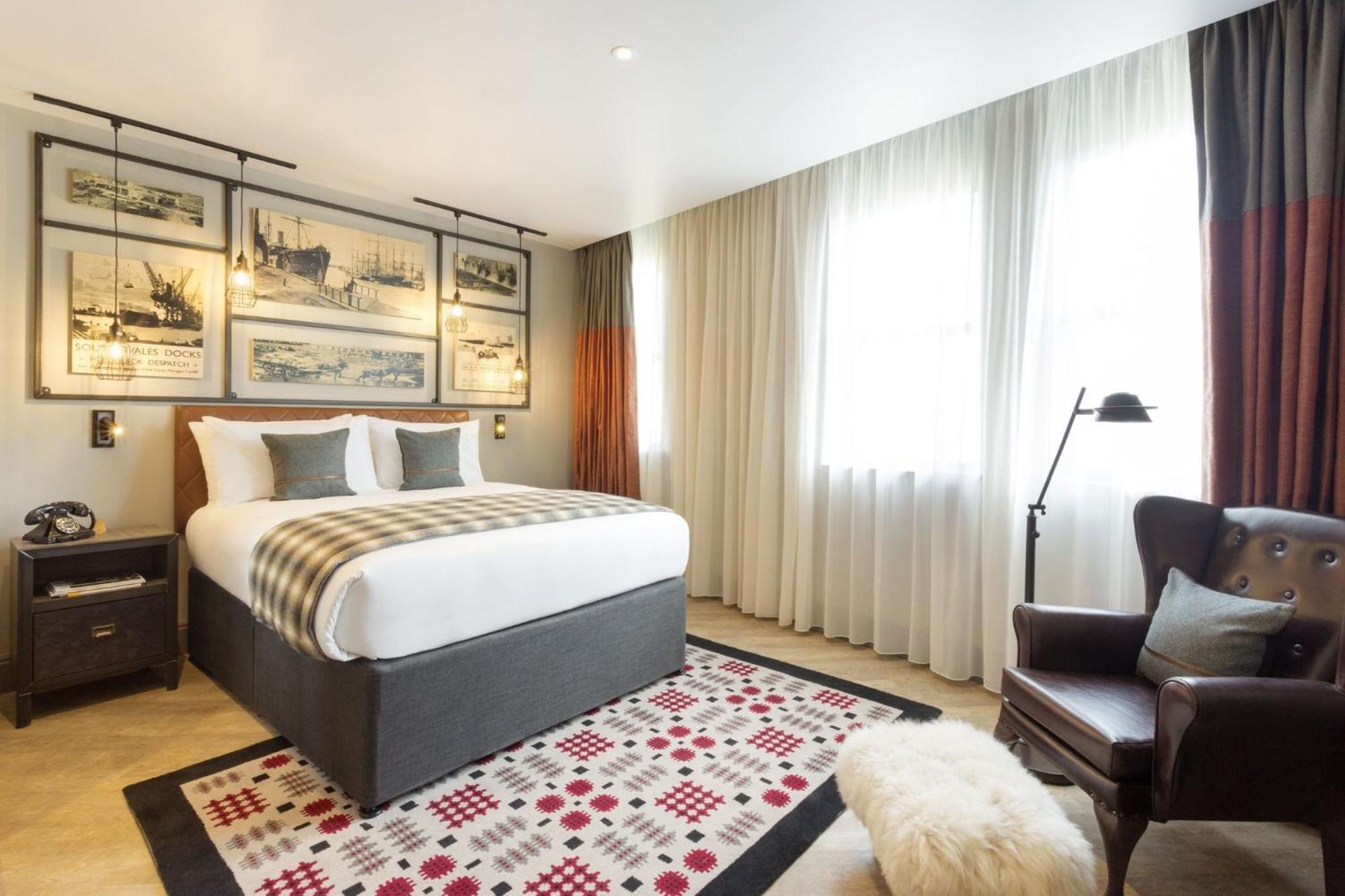 Premium Queen Room