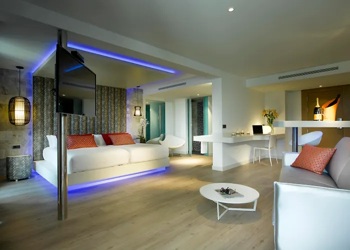 Hotel Bless Ibiza The Site - New Opening 2026 à Playa d'en Bossa
