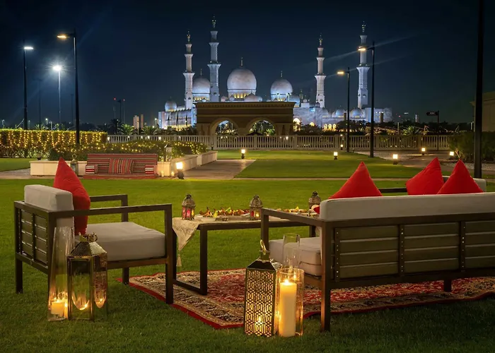 The Ritz-Carlton Abu Dhabi, Grand Canal
