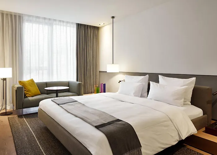 Roomers Baden-Baden, Autograph Collection